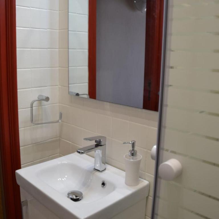 Vue mer et balcon - Studio au cœur du Vieil Antibes - Appartement - Vue sur Mer - 14