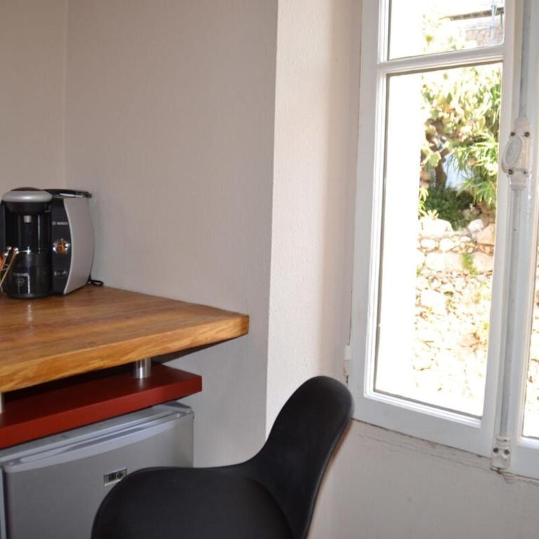 Vue mer et balcon - Studio au cœur du Vieil Antibes - Appartement - Vue sur Mer - 20