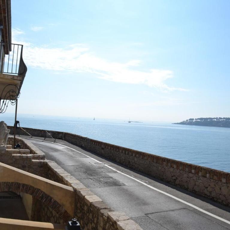 Vue mer et balcon - Studio au cœur du Vieil Antibes - Appartement - Vue sur Mer - 26