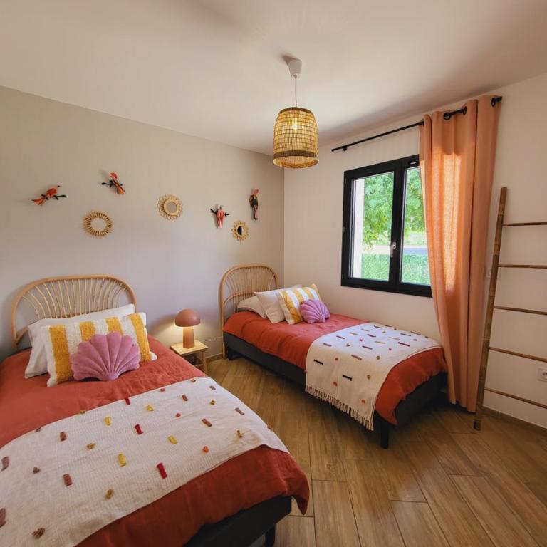Villa 5 étoiles, 9p, 4ch, piscine chauffée d'avril à octobre inclus 'CASA FAMILIA' - Villa avec Piscine Privée - 33