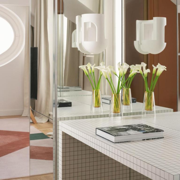 Four Seasons Hotel Milano - Suite Designer con Letto King-Size - 1