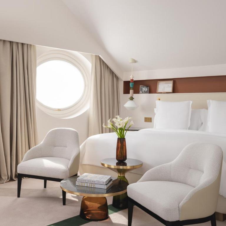 Four Seasons Hotel Milano - Suite Designer con Letto King-Size - 5