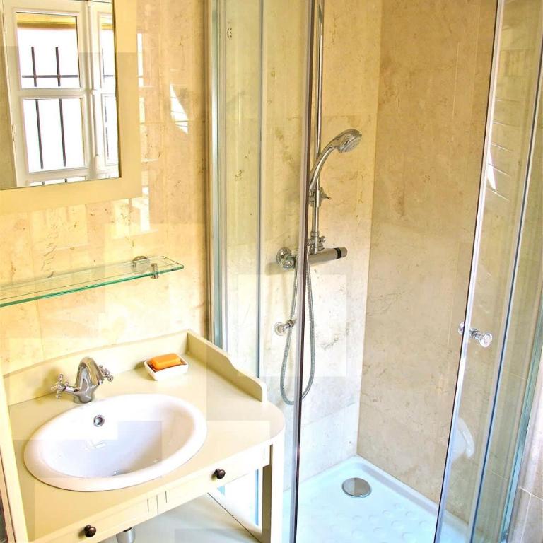 A Duplex In The Sky - AC - Appartamento - 33