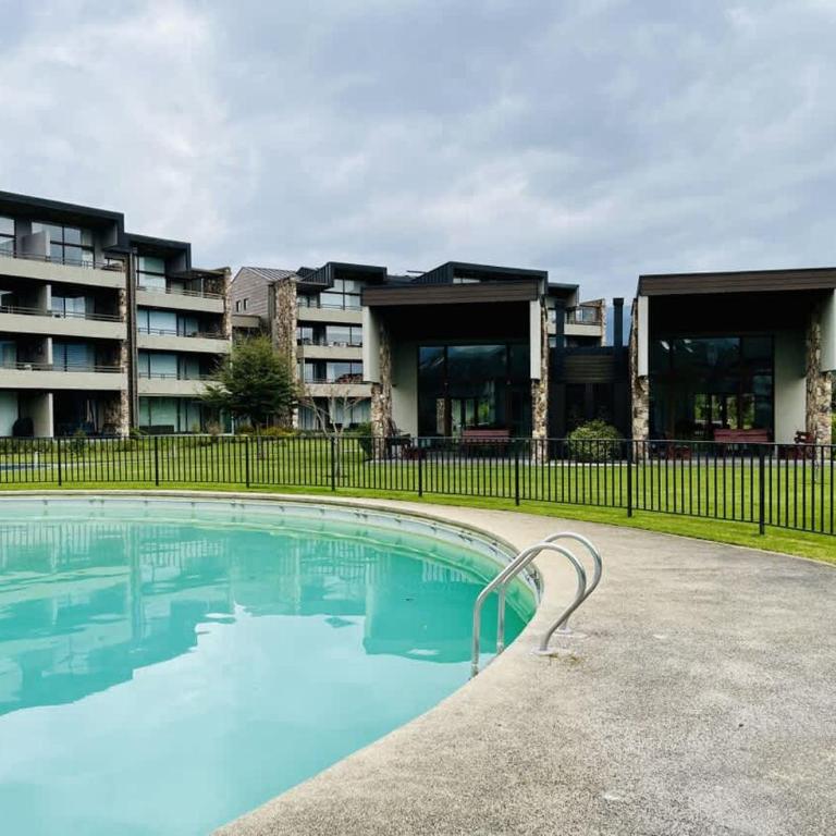 Urbano Costa Pucon - BBQ Laundry Parking Pool Wifi - Three-Bedroom Apartment - 5