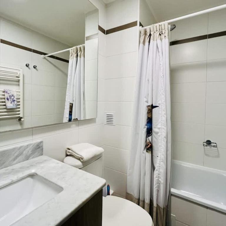 Urbano Costa Pucon - BBQ Laundry Parking Pool Wifi - Three-Bedroom Apartment - 37