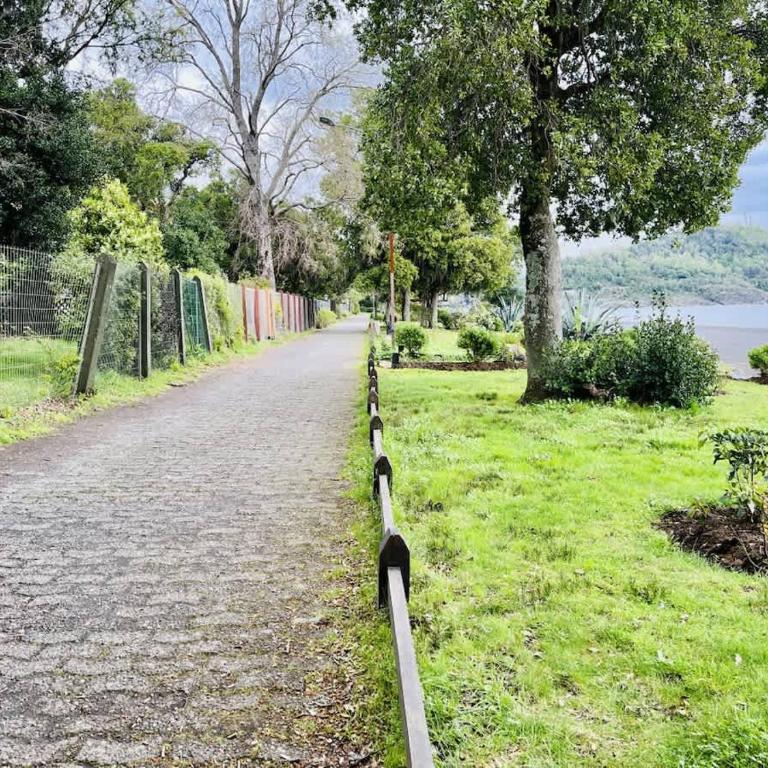 Urbano Costa Pucon - BBQ Laundry Parking Pool Wifi - Three-Bedroom Apartment - 55