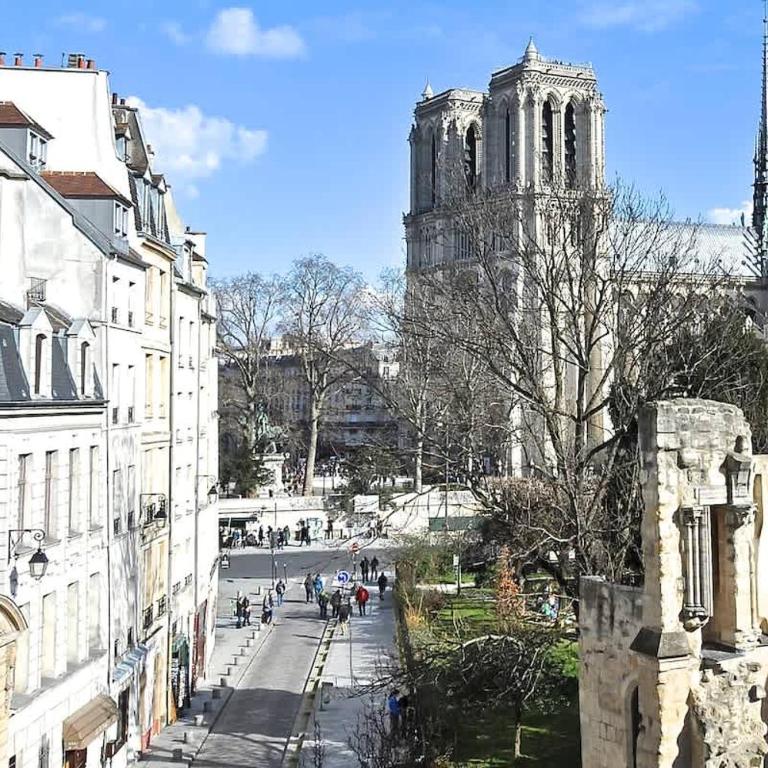 Charming Two Bedroom with AC At Notre - Dame - Appartamento - 1