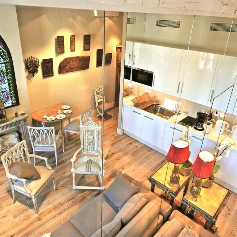 Charming Two Bedroom with AC At Notre - Dame - Appartamento - 11