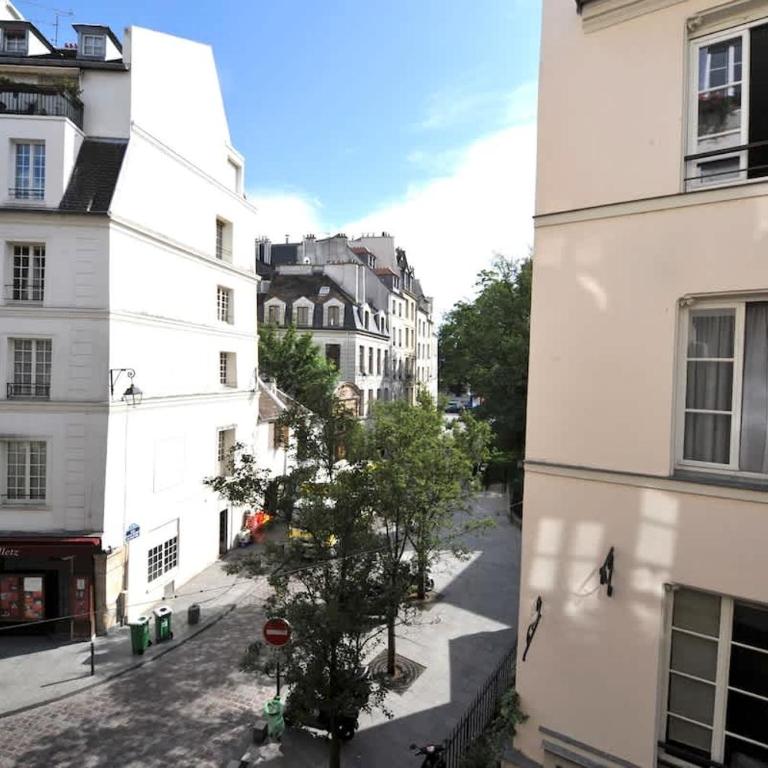 Charming Two Bedroom with AC At Notre - Dame - Appartamento - 24