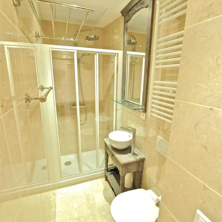 Charming Two Bedroom with AC At Notre - Dame - Appartamento - 23