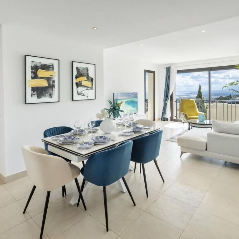 Marbella Hills: Vistas espectaculares y lujo - Three-Bedroom Apartment - 5