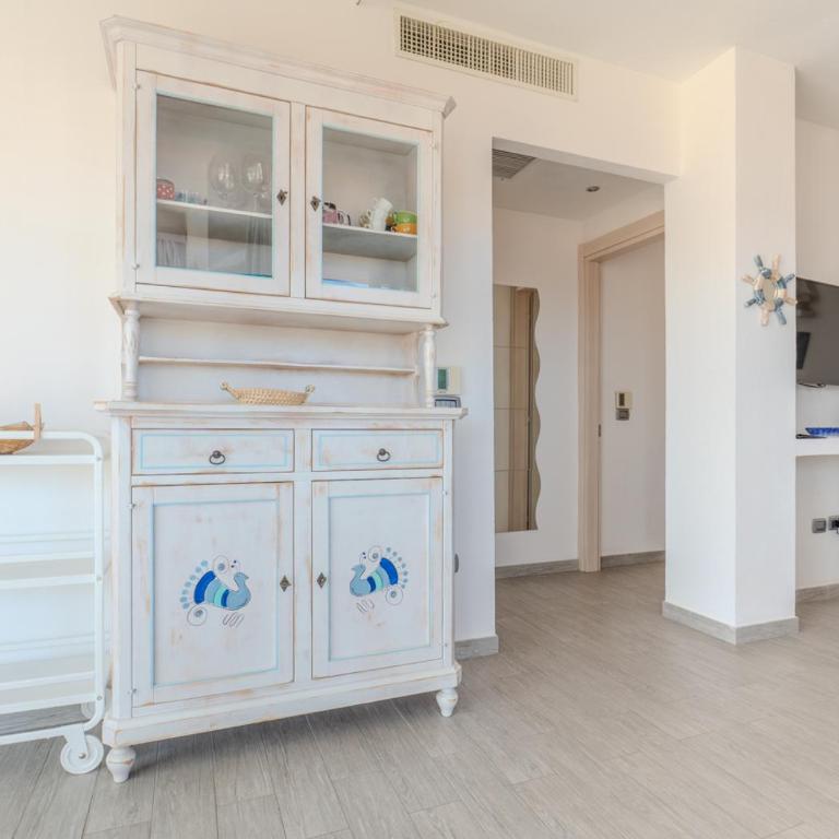 LaureLiving Holiday Home Bellavista Caprera - Appartamento con 2 Camere da Letto - 4
