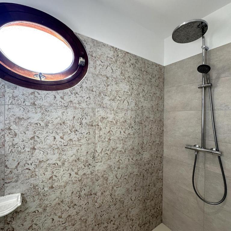 Villa Paloma pour 6 personnes avec piscine privée, à deux pas du Golf de Valcros, à La Londe-Les-Maures - Casa - 21