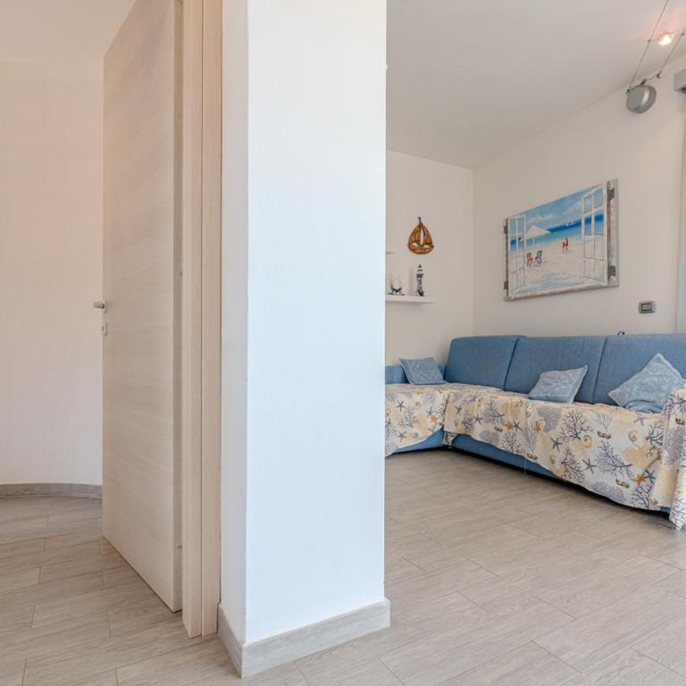 LaureLiving Holiday Home Bellavista Caprera - Appartamento con 2 Camere da Letto - 9