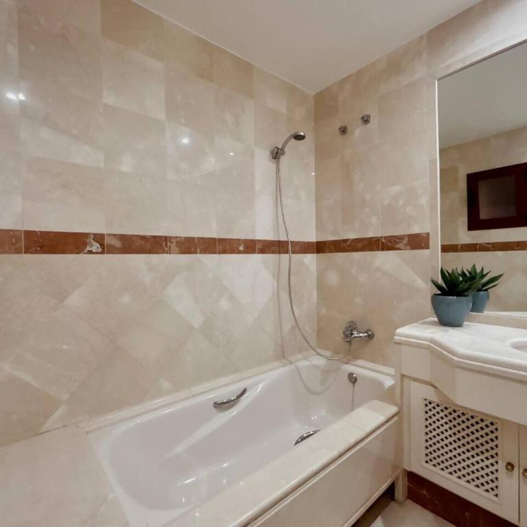 Marbella Elviria: 3 Dorm, Playa andando y Piscina - Apartamento de 3 dormitorios - 35