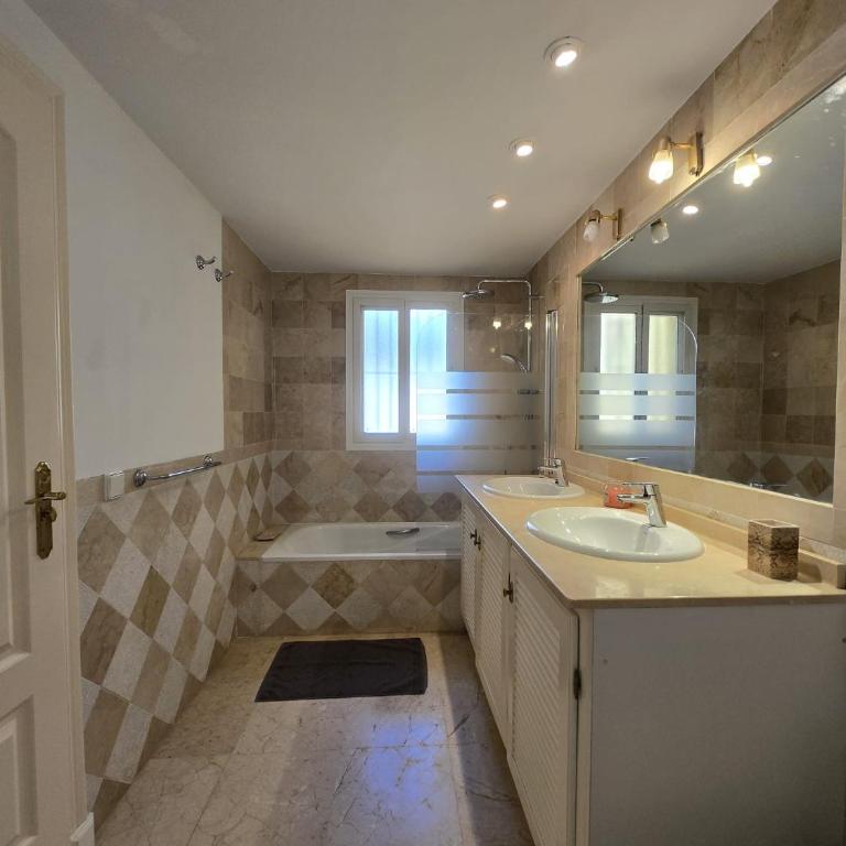 25 - Townhouse sur le golf de Miraflores - Casa Vacacional de 3 dormitorios - 39