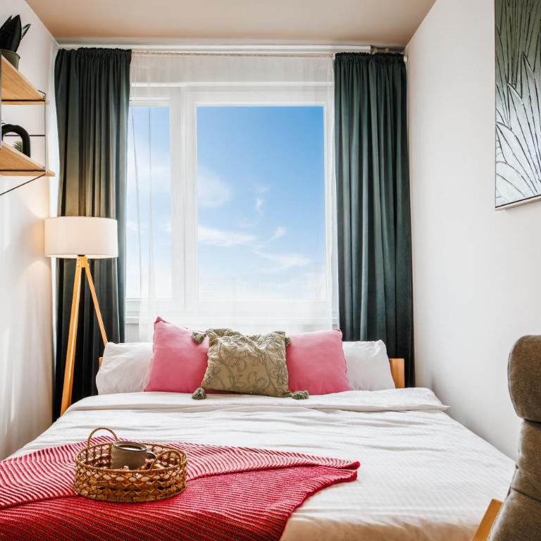 Sunny Apartments with Terrace & River View Old Town - Apartman sa 2 Spavaće Sobe i Balkonom - 10