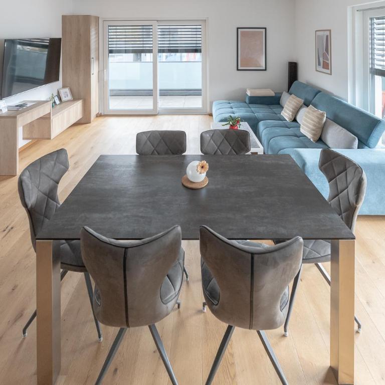 Amaria Downtown Aparthotel Villach - Penthouse-Ferienwohnung mit 360-Grad-Terrasse - 3