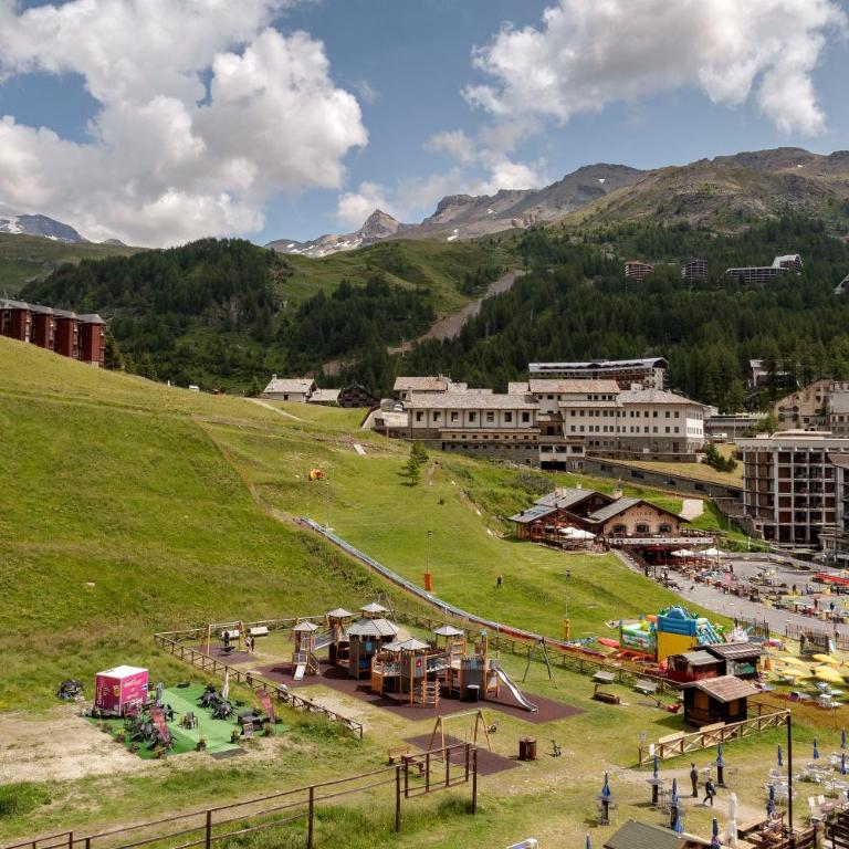 HelloCHALET Casa Lobita - Panoramic Balcony Apartment Walk to Gondola - Appartamento con 1 Camera da Letto e Balcone - 11