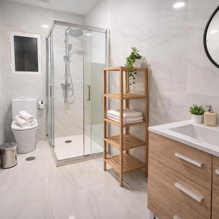 Moderno & Chic Plaza España - One-Bedroom Apartment - 2