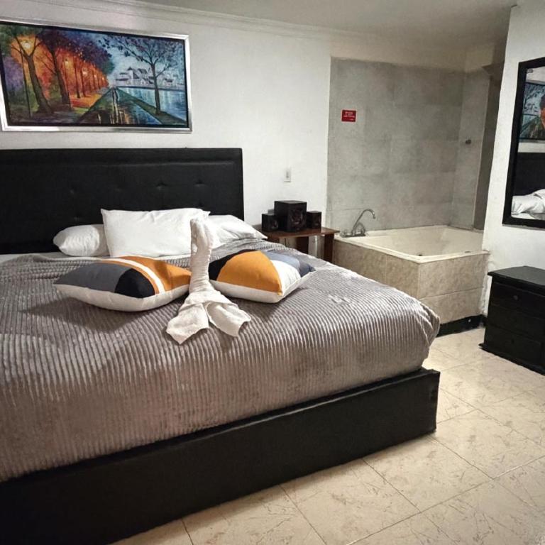 Hotel Estadio Suite - Habitación Doble con bañera de hidromasaje - 1