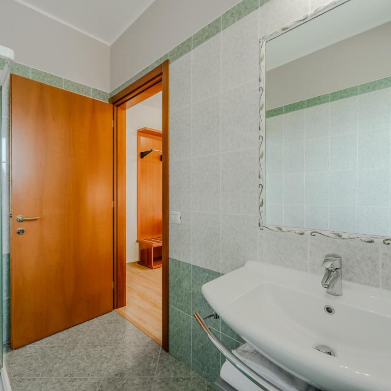 Hotel Nuova Barcaccia - Camera Matrimoniale Standard - 1