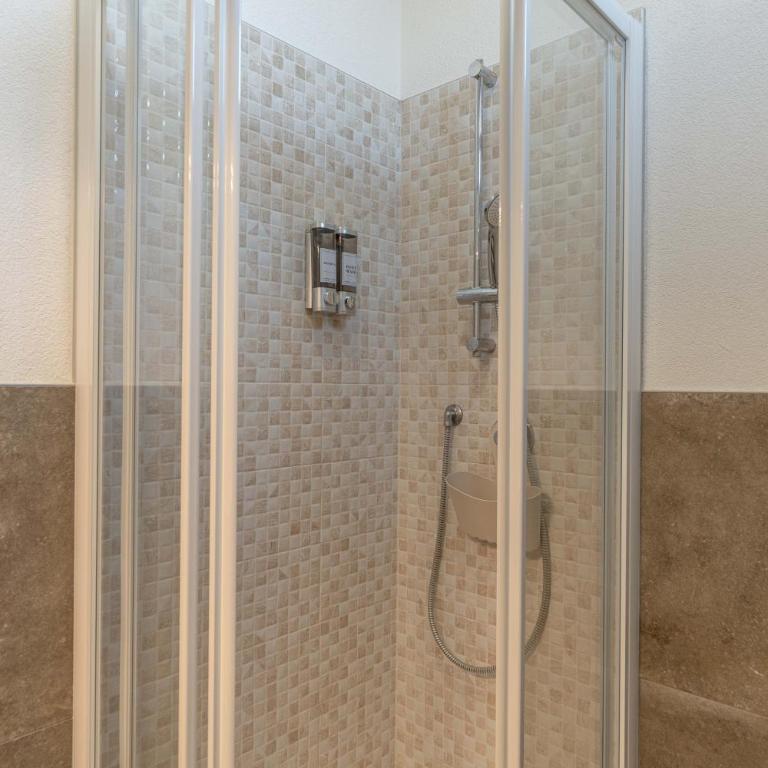 Private Veranda - Tiroler Chalet - Near Ski Slopes & Dolomites - Apartment mit 3 Schlafzimmern - 14