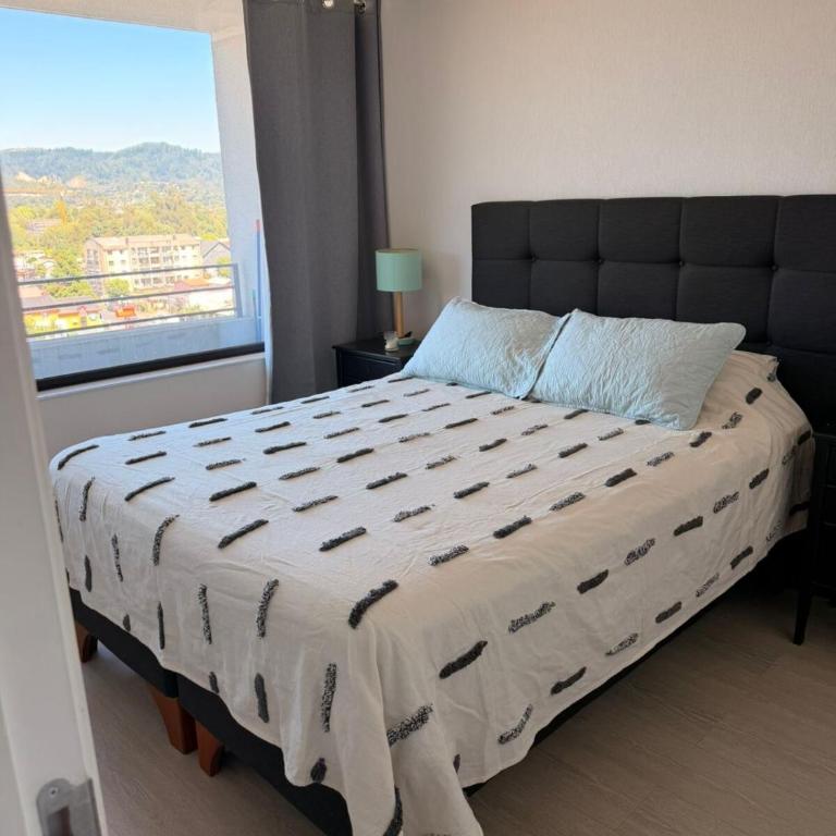 1 Bedroom 1 Bathroom Fully Furnished Apartment with Balcony and Parking - One-Bedroom Apartment - 1