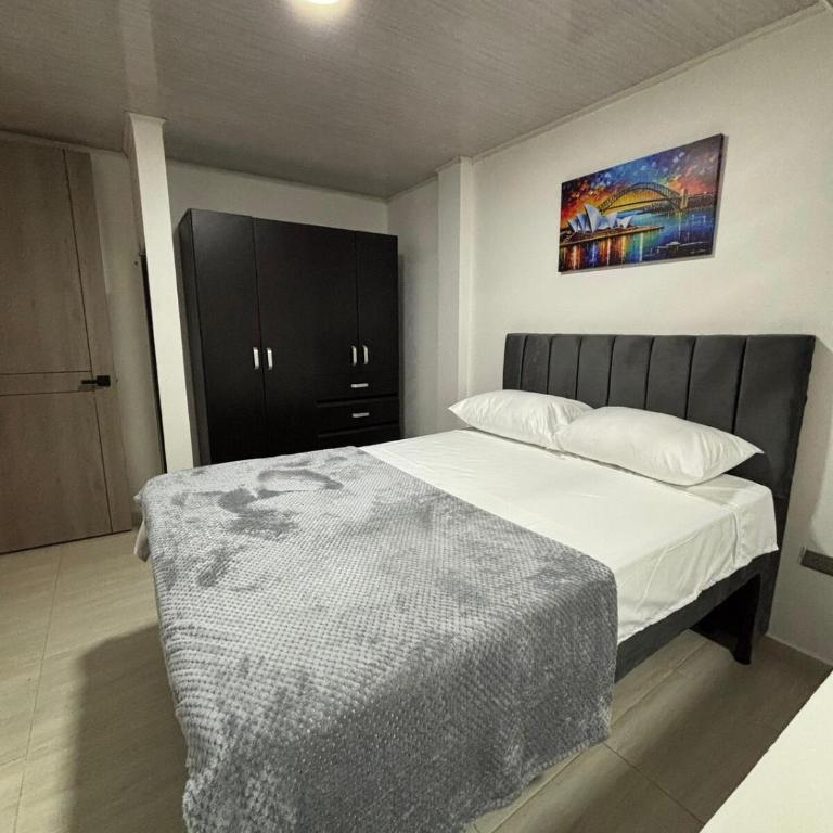 Acogedora y lujosa casa a las afueras con agua - Two-Bedroom House - 20