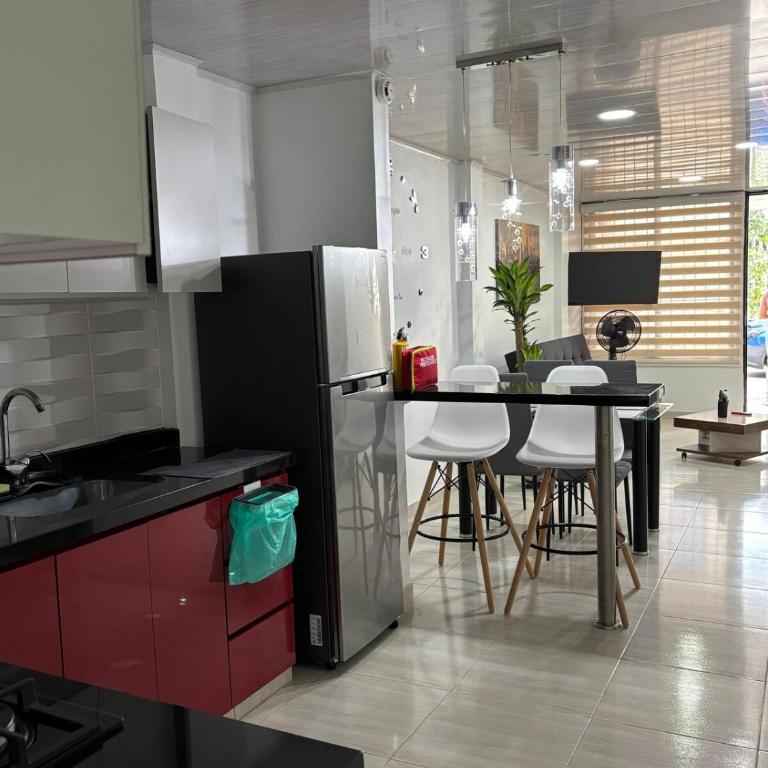 Acogedora y lujosa casa a las afueras con agua - Two-Bedroom House - 29