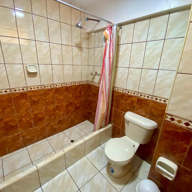 Nayras Puno Hotel - Basic Triple Room - 6