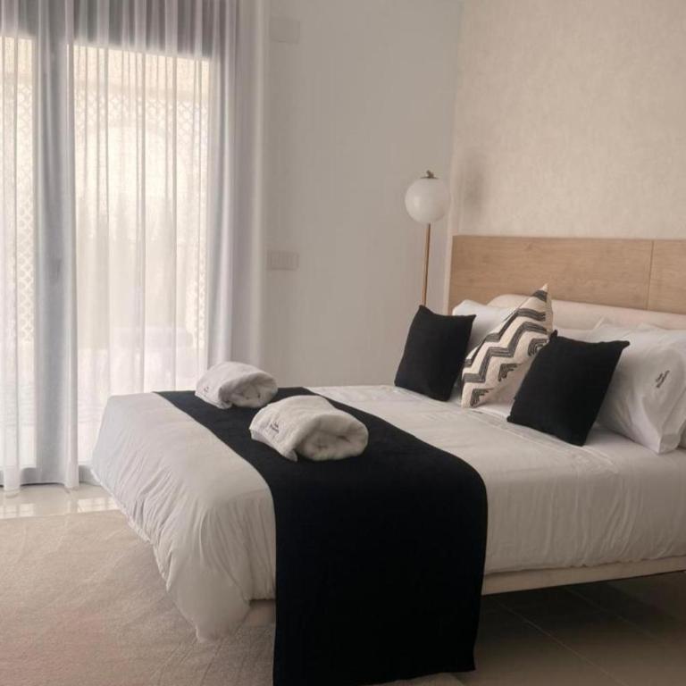 3 Bed Villa - Sleeps 6 - Private Pool - Parking - Villa - 6