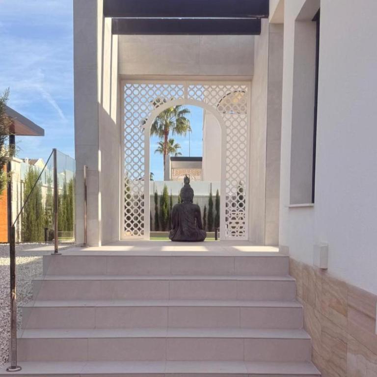 3 Bed Villa - Sleeps 6 - Private Pool - Parking - Villa - 3