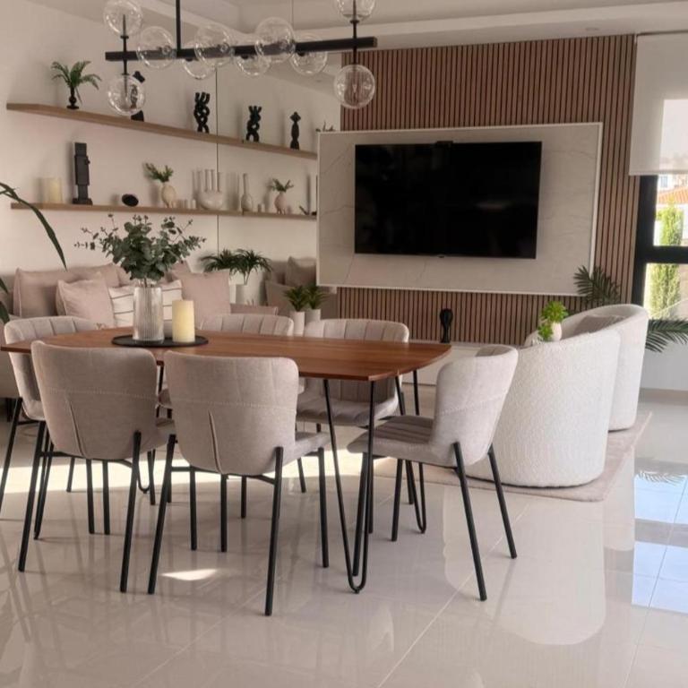 3 Bed Villa - Sleeps 6 - Private Pool - Parking - Villa - 4