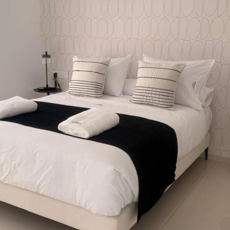 3 Bed Villa - Sleeps 6 - Private Pool - Parking - Villa - 8