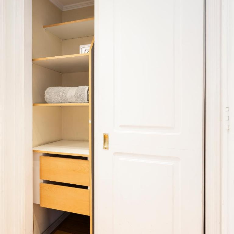 Dpto a pasos del Costanera center con aire acondicionado en Barrio el Golf - Two-Bedroom Apartment - 37