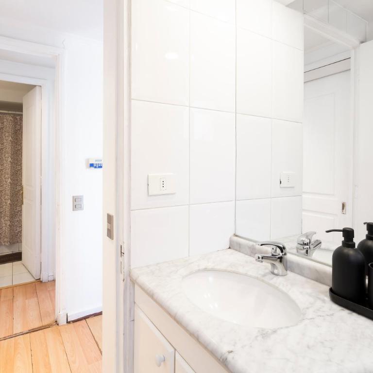 Dpto a pasos del Costanera center con aire acondicionado en Barrio el Golf - Two-Bedroom Apartment - 45