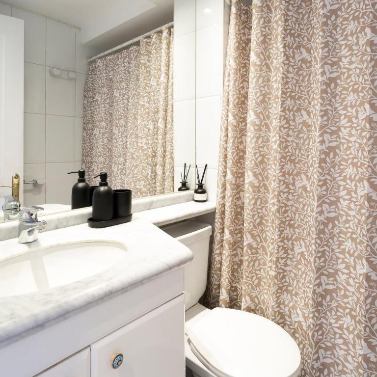 Dpto a pasos del Costanera center con aire acondicionado en Barrio el Golf - Two-Bedroom Apartment - 39