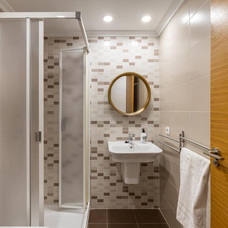 Moderno Hogar con terraza y garaje cerca del mar - Two-Bedroom Apartment - 6