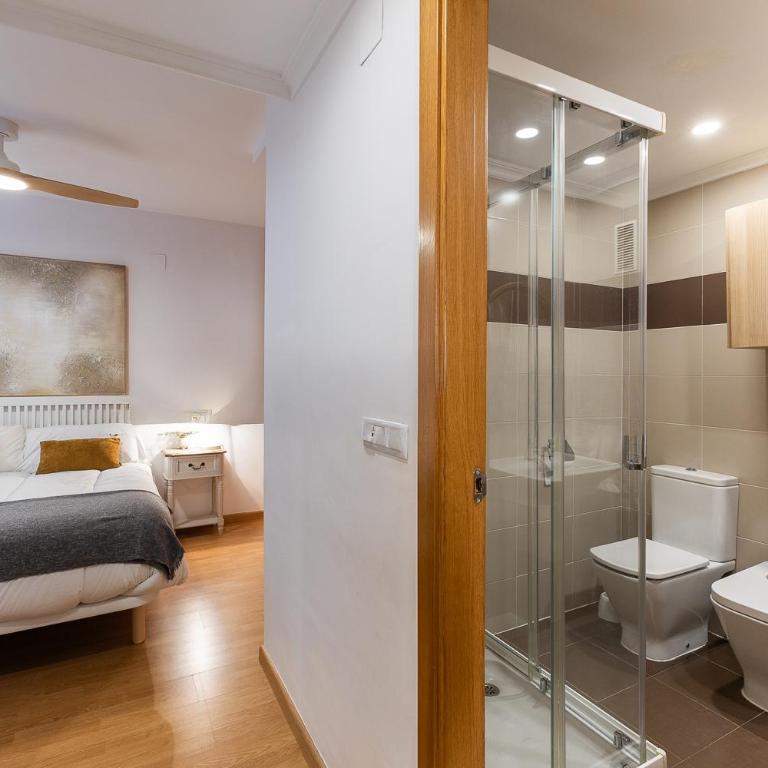 Moderno Hogar con terraza y garaje cerca del mar - Two-Bedroom Apartment - 11