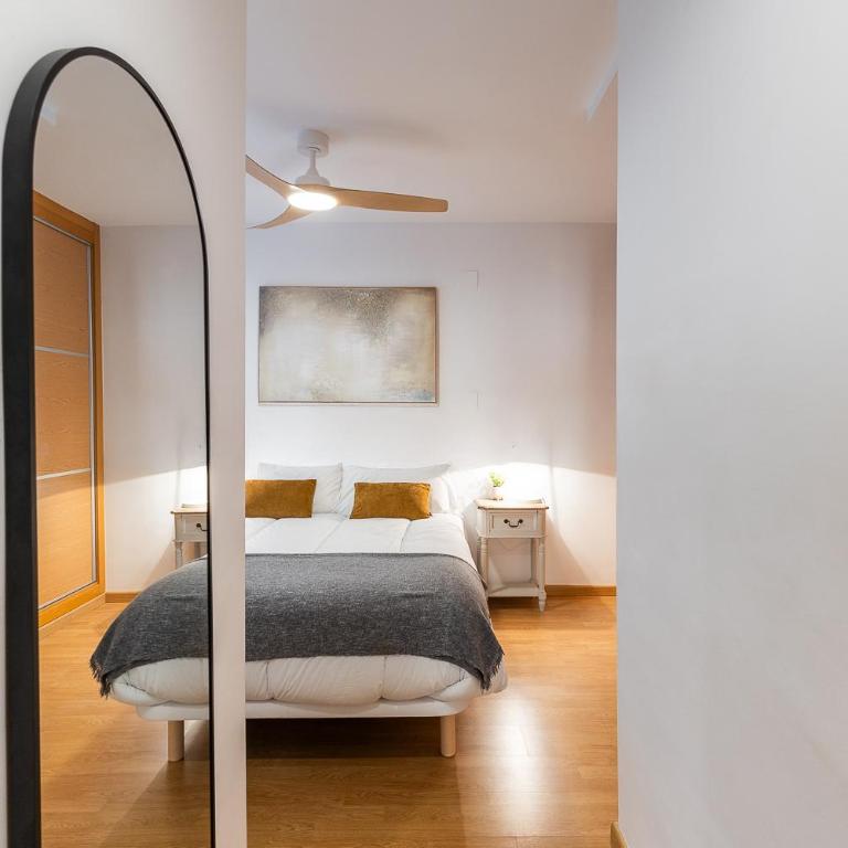 Moderno Hogar con terraza y garaje cerca del mar - Two-Bedroom Apartment - 15