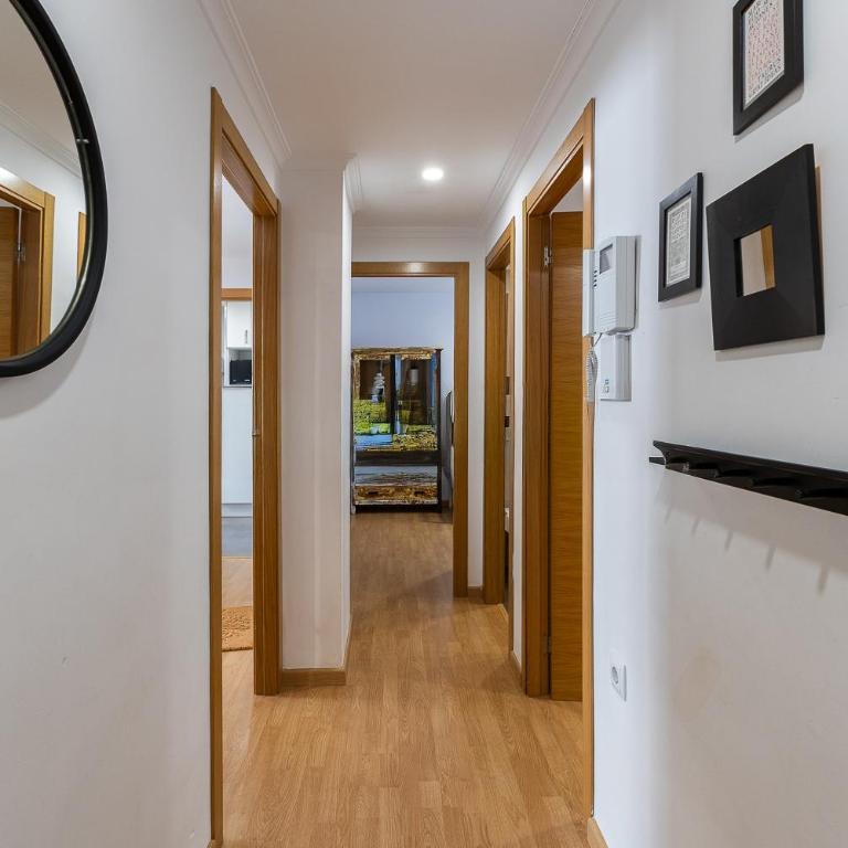 Moderno Hogar con terraza y garaje cerca del mar - Two-Bedroom Apartment - 17