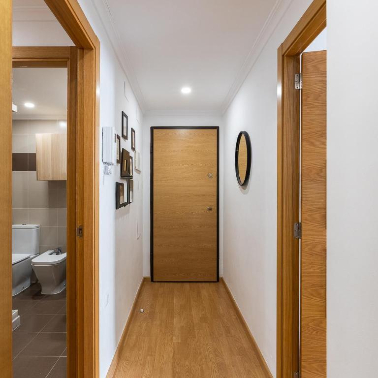 Moderno Hogar con terraza y garaje cerca del mar - Two-Bedroom Apartment - 29
