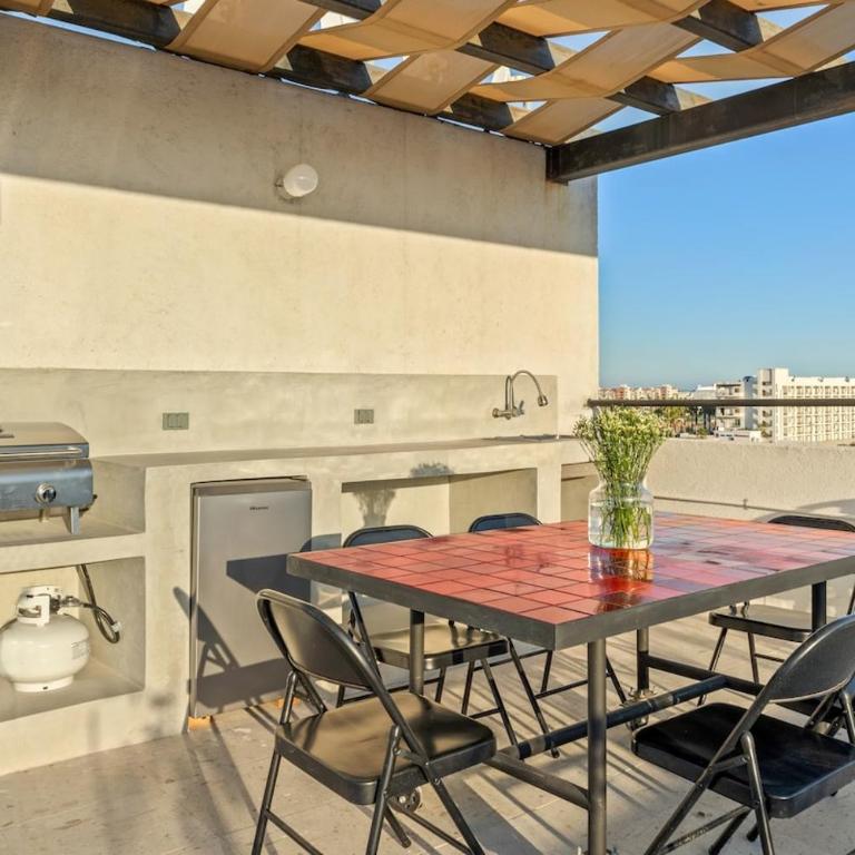 Stylish 2BR with Private Rooftop & Walk to Beach - Apartamento de 2 dormitorios - 23