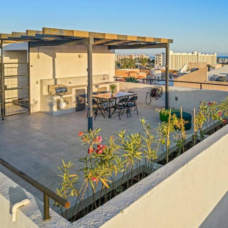 Stylish 2BR with Private Rooftop & Walk to Beach - Apartamento de 2 dormitorios - 32