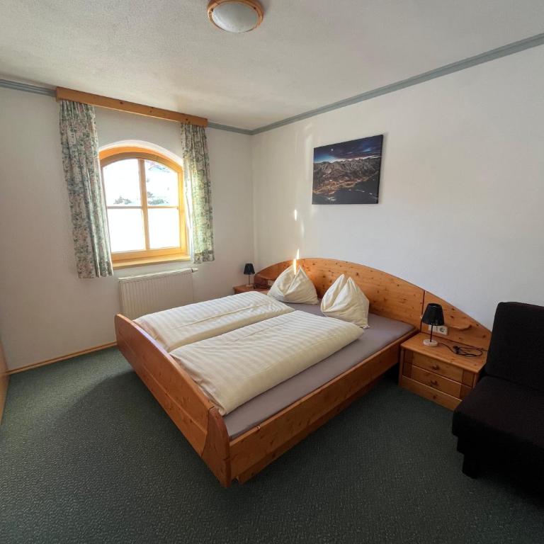 Haus Bergblick - One-Bedroom Apartment with Balcony and Mountain View - 4