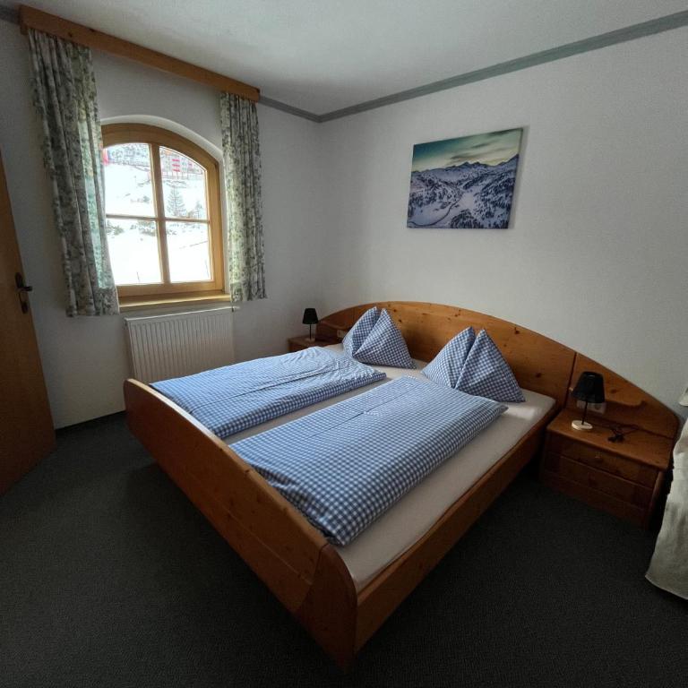 Haus Bergblick - Two-Bedroom Apartment with Mountain View - 8