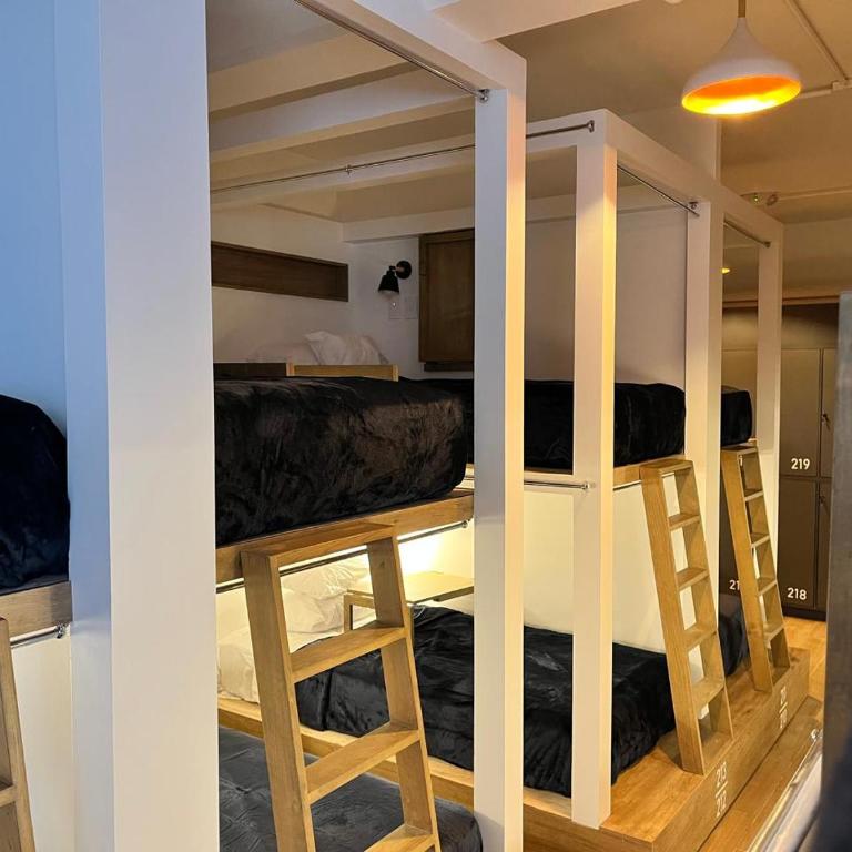 Hotel & hostal Morada - Single Bed in Male Dormitory Room - 6