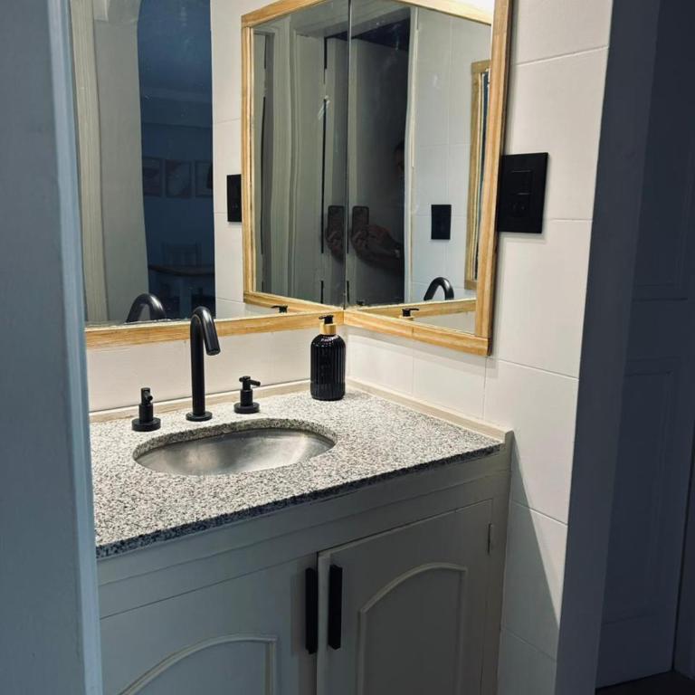 Mirador del Centro Santiago del Estero - 6 personas, 3 dormitorios - Three-Bedroom Apartment with Balcony - 9