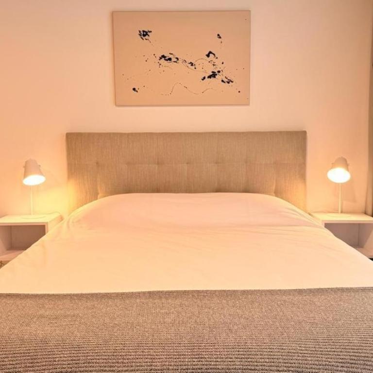 Modern Studio with Balcony in Palermo Hollywood - One-Bedroom Apartment - 2